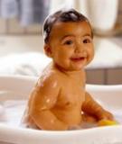 Trò chơi khi tắm giúp bé phát triển trí tuệ tốt nhất